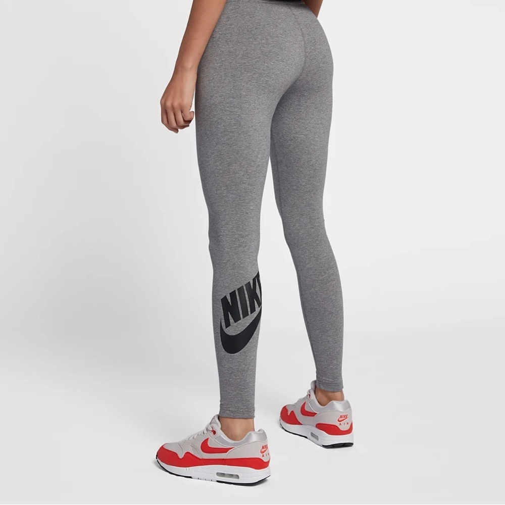 Nike Gray Spell Out Leggings XS Athleisure, Gym & Yoga Pants Excellent Condition